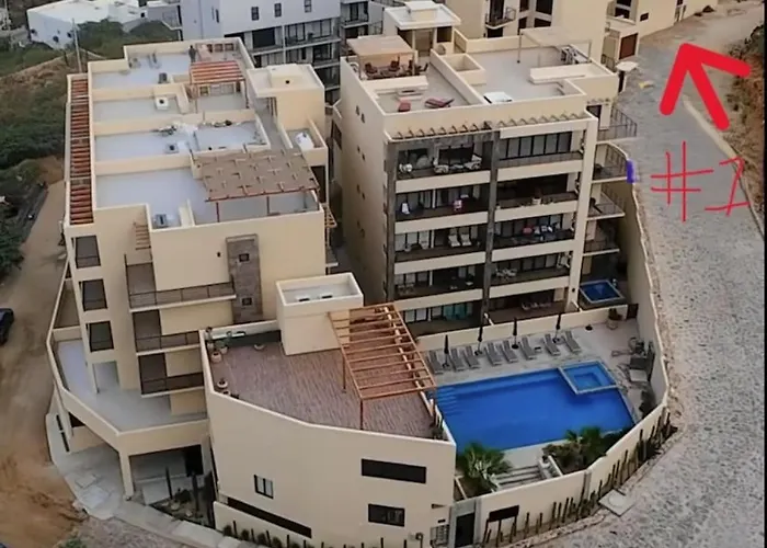 New 3 Bd Condo With Pool And Gym